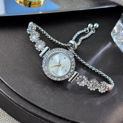 Montre Bracelet Argentée Fleur Strass Femme