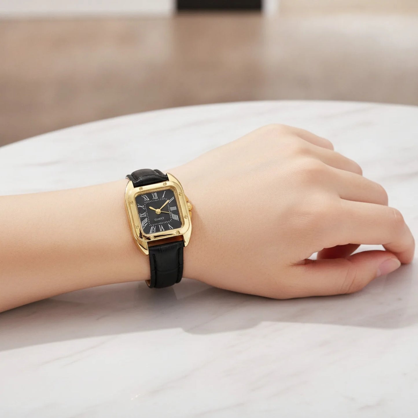 Montre Carrée Femme Cuir Chiffres Romains