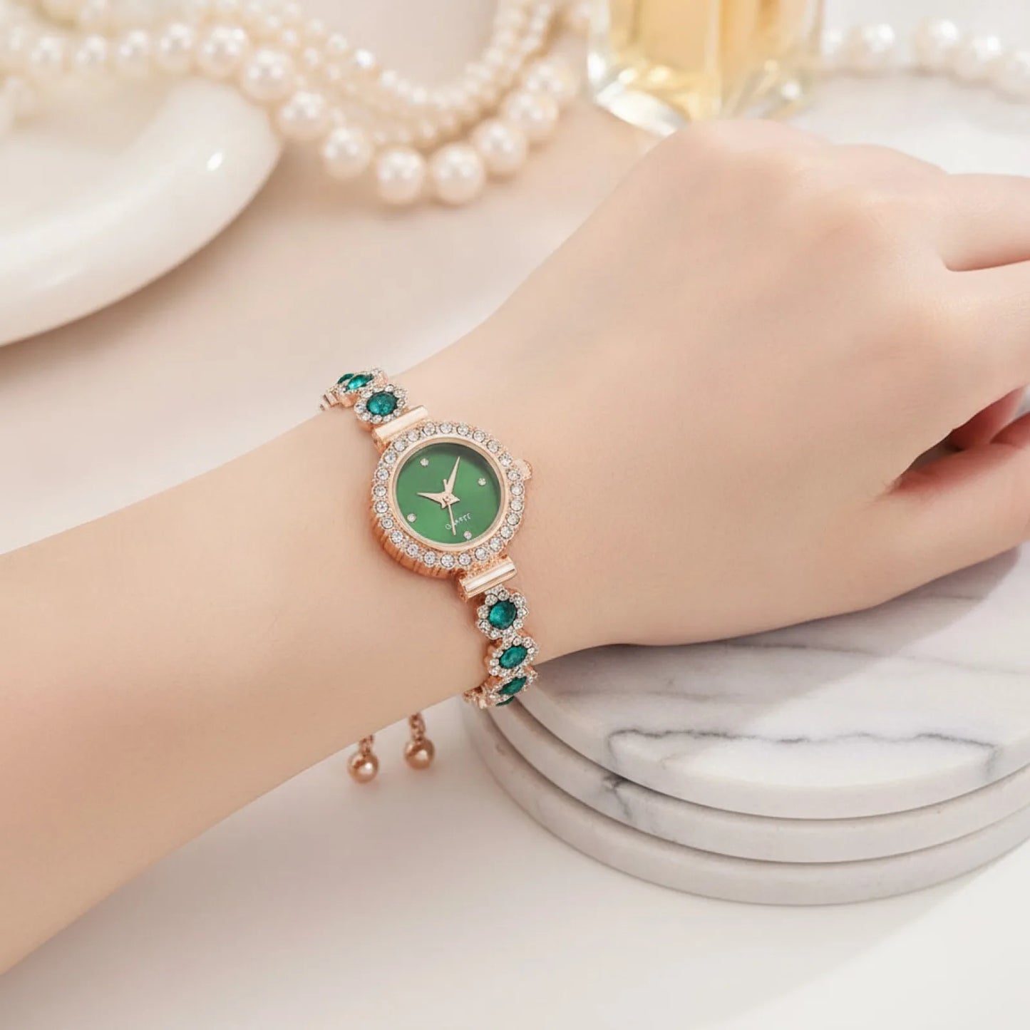 Montre Bracelet Femme Fleur Éclatante Strass Vert