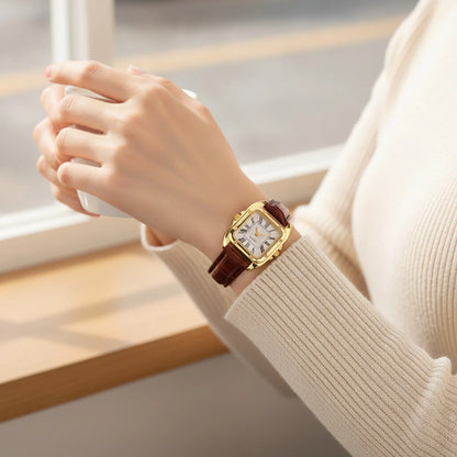 Montre Femme Carrée Cuir & Chiffres Romains